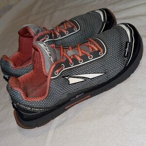 Altra Women’s Lone Peak 2.5 Gray Mesh Trail Running Shoe A2553-1 Sz 8.5